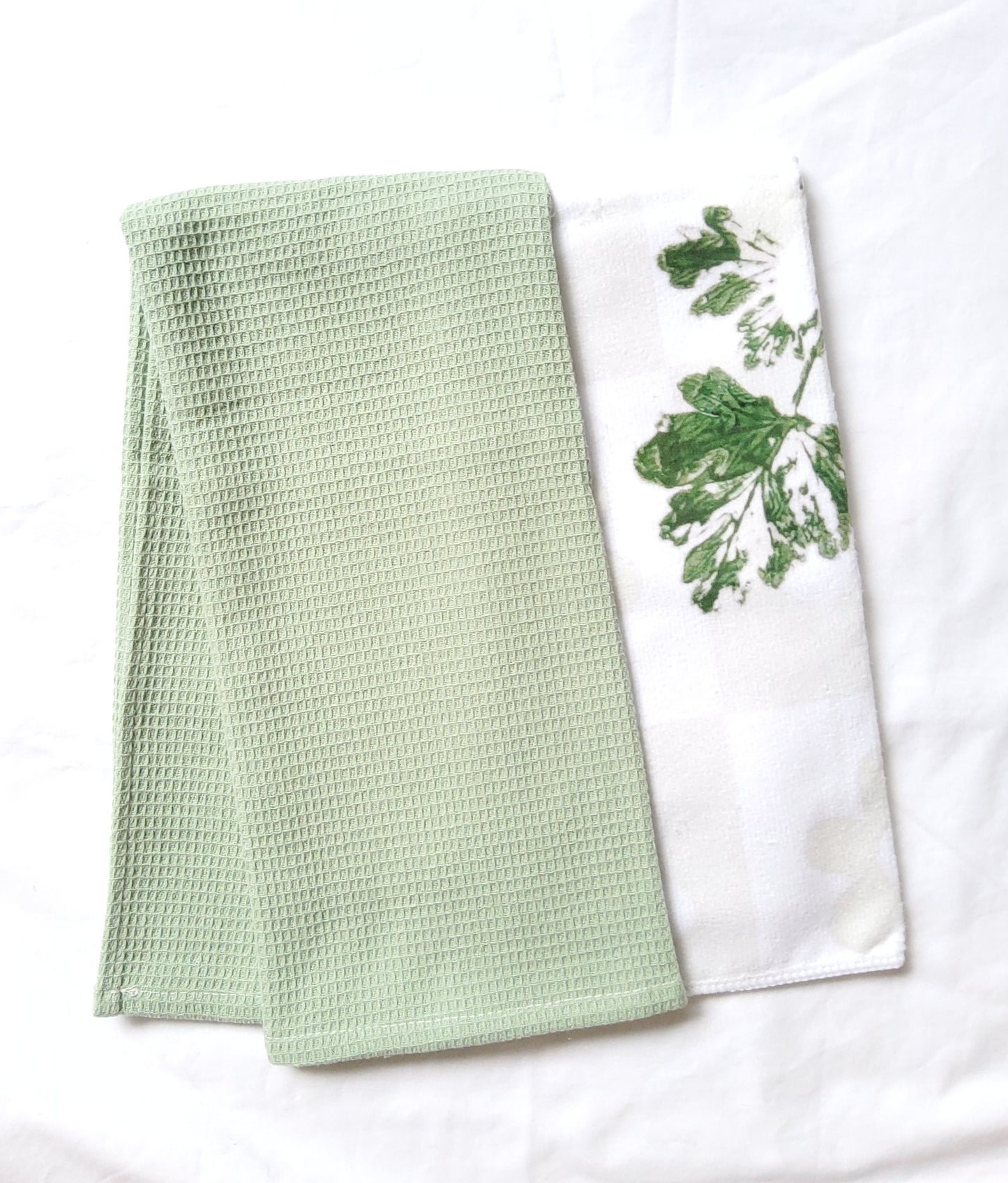 Fresh Apple Green Flower & Parsely Leaf Pattern Microfibre & Soft Green Waffle Tea Towel Set 40x60cm