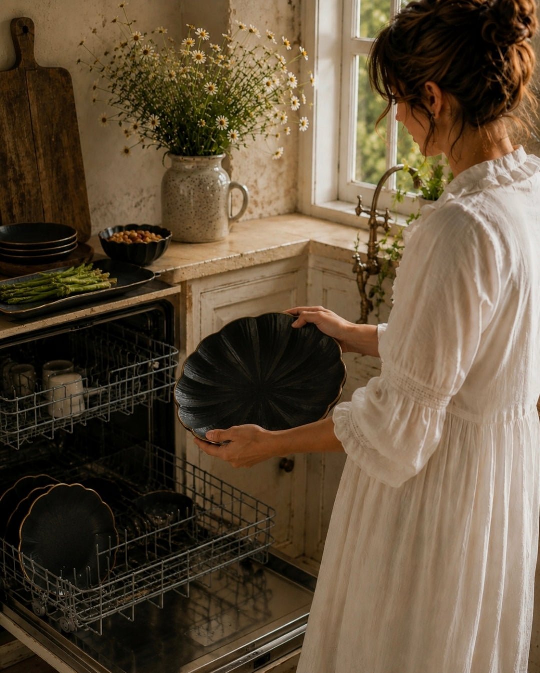 Bespoke Black Large Round Serving Platter - Cobblestone Australia