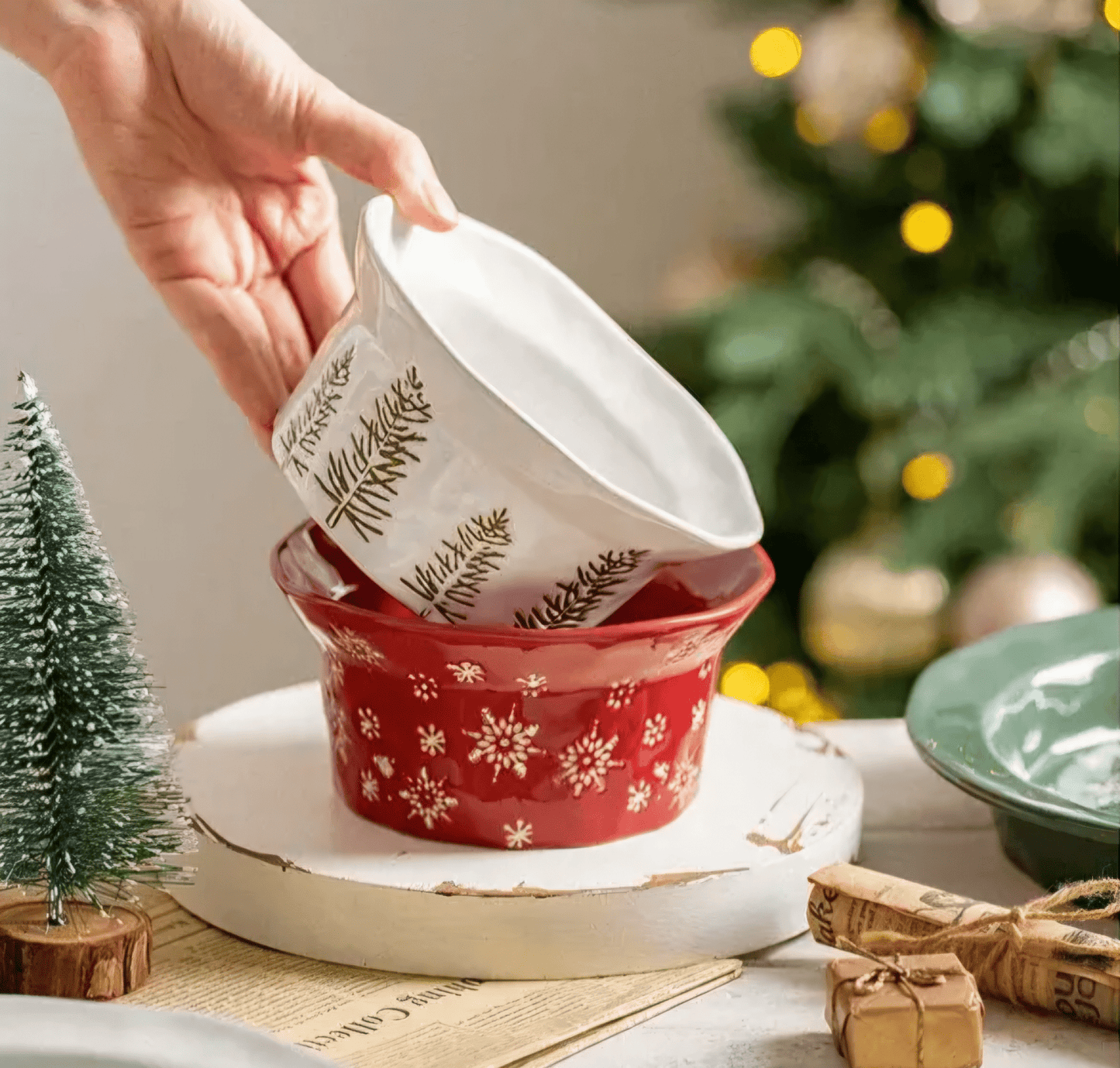 Christmas Mistletoe Bowl ~ Snow White 14cm - Cobblestone Australia