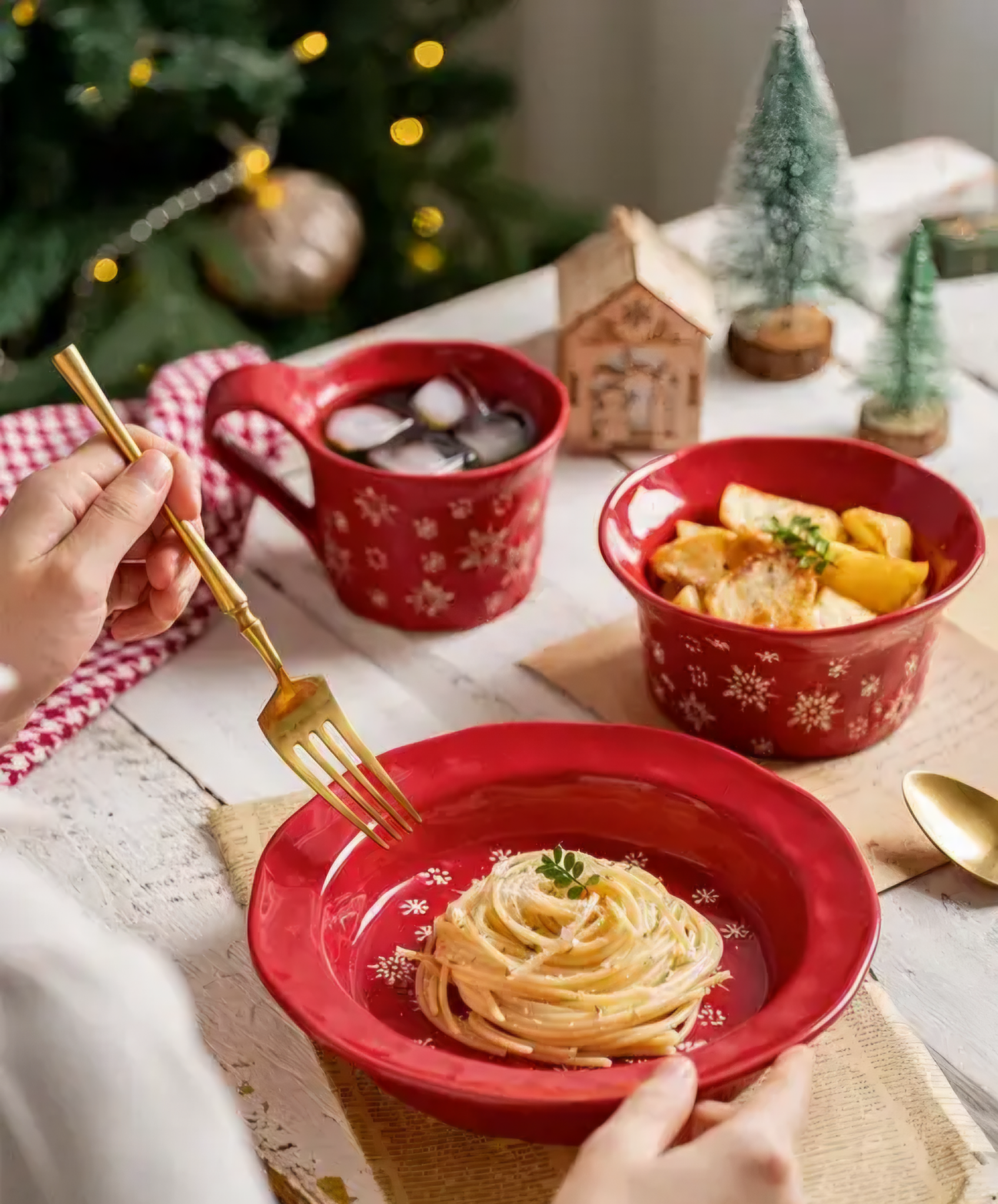 Christmas Mistletoe Deep Plate ~ Cherry Red 20cm - Cobblestone Australia